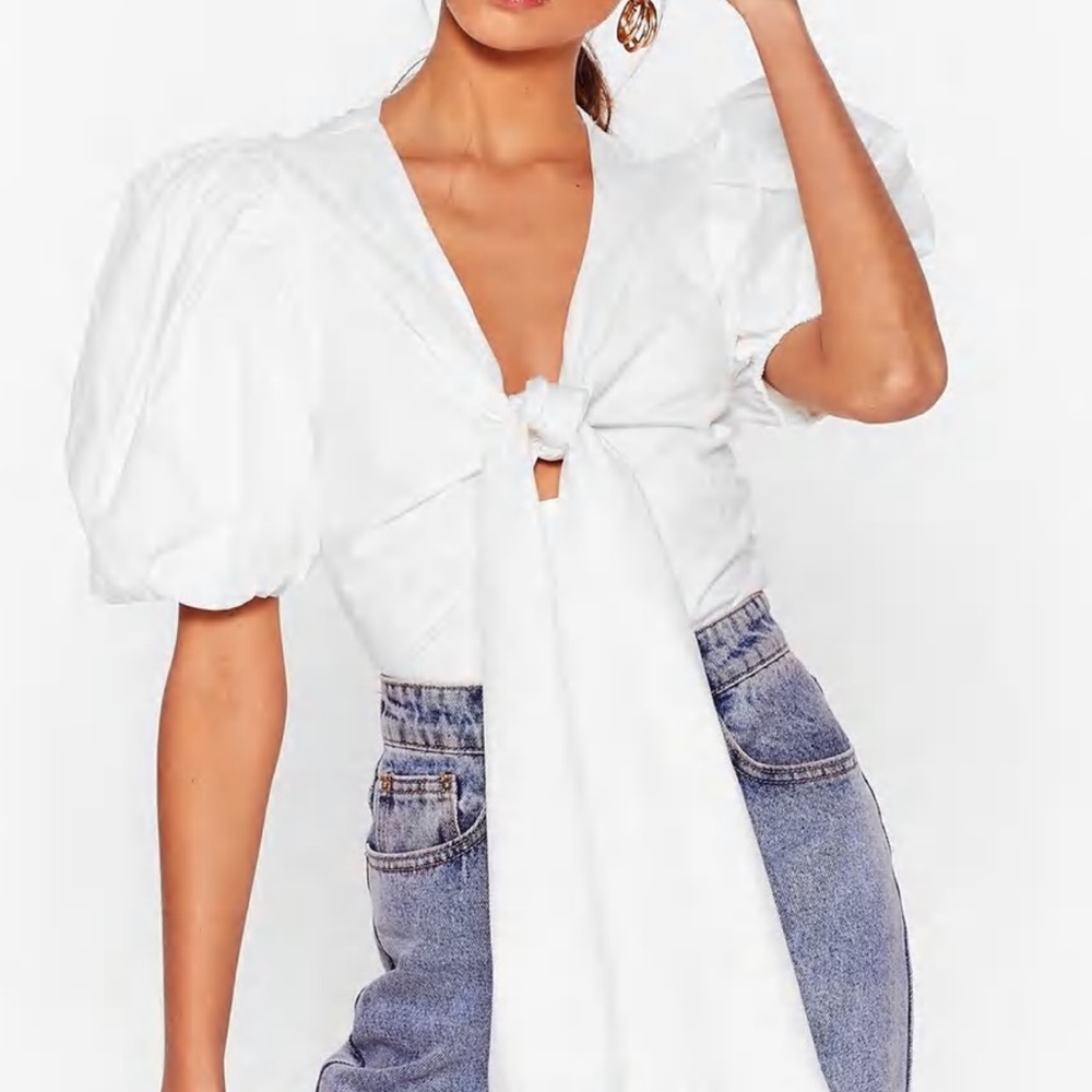 Puff sleeve cropped blouse